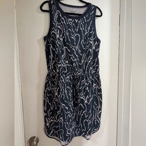 Athleta Women's Blue and Cream Patterned Sleeveless Dress
